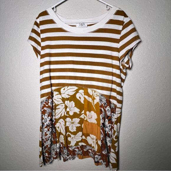 OSO Casuals multi pattern top 🌟 short sleeve 🌟 large - Picture 1 of 5